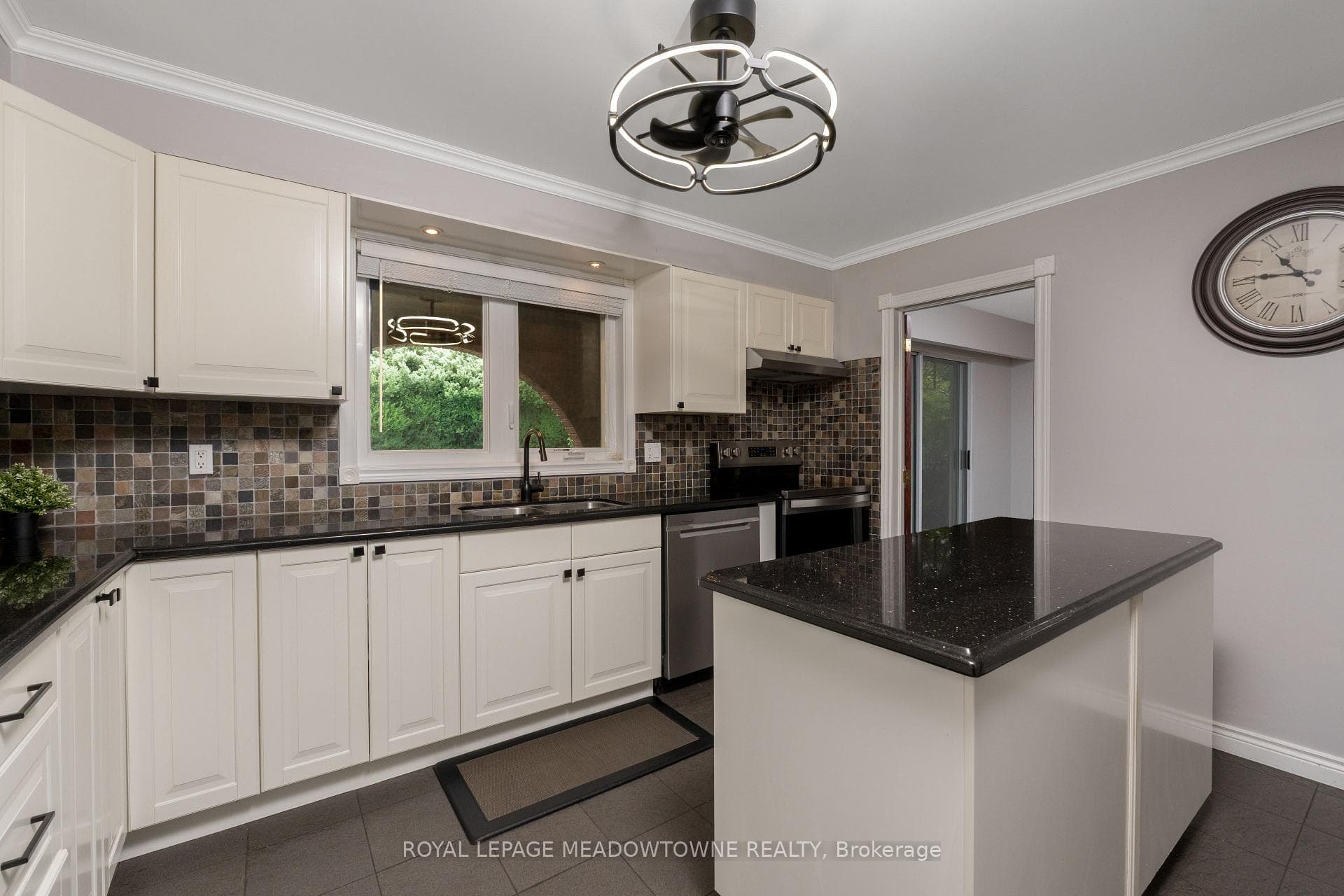 68 Mary Street photo 17