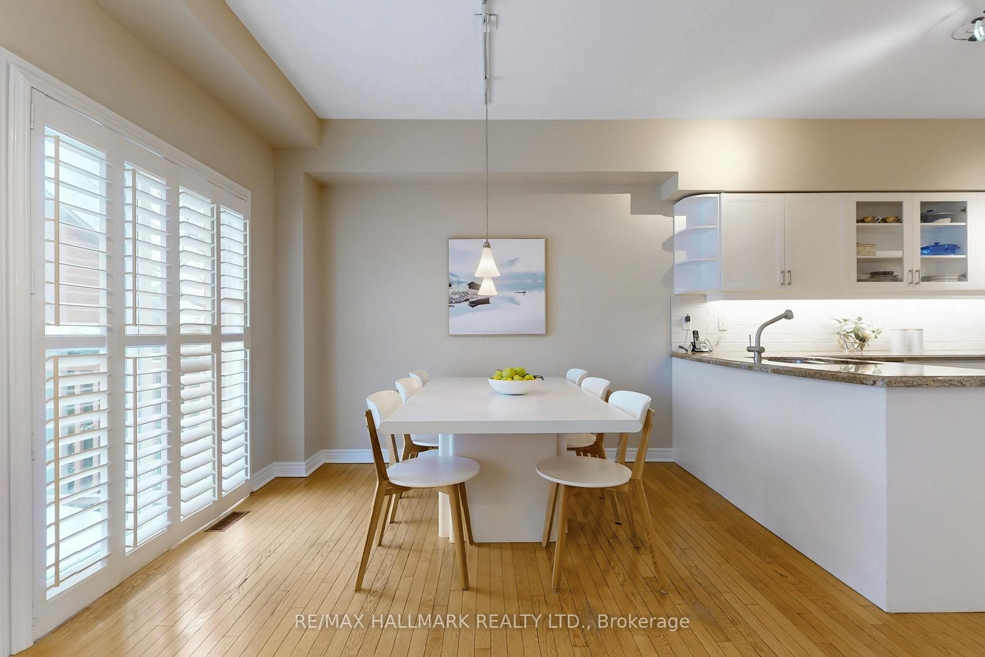 1 Edgemont Court photo 24