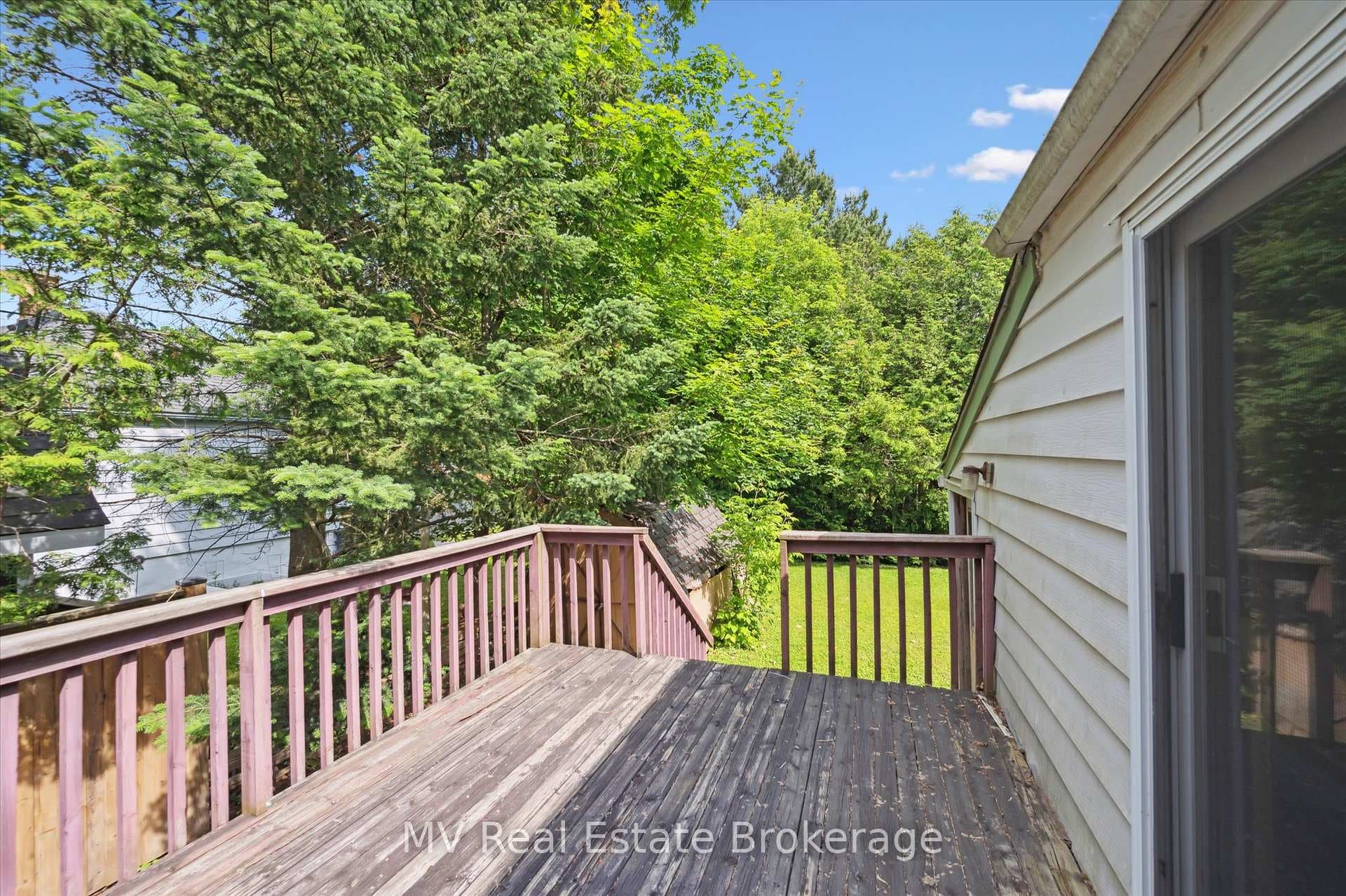 164 Graham Street photo 29