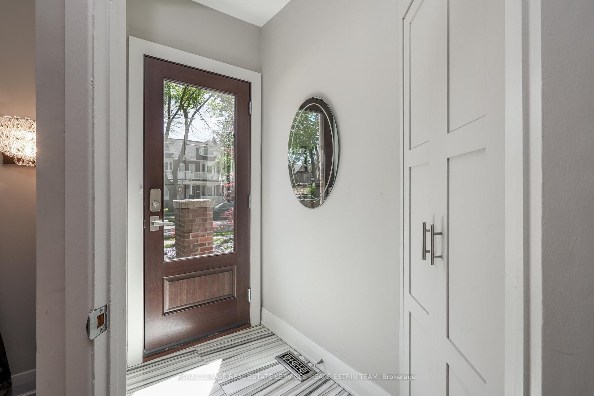 180 Browning Avenue photo 4