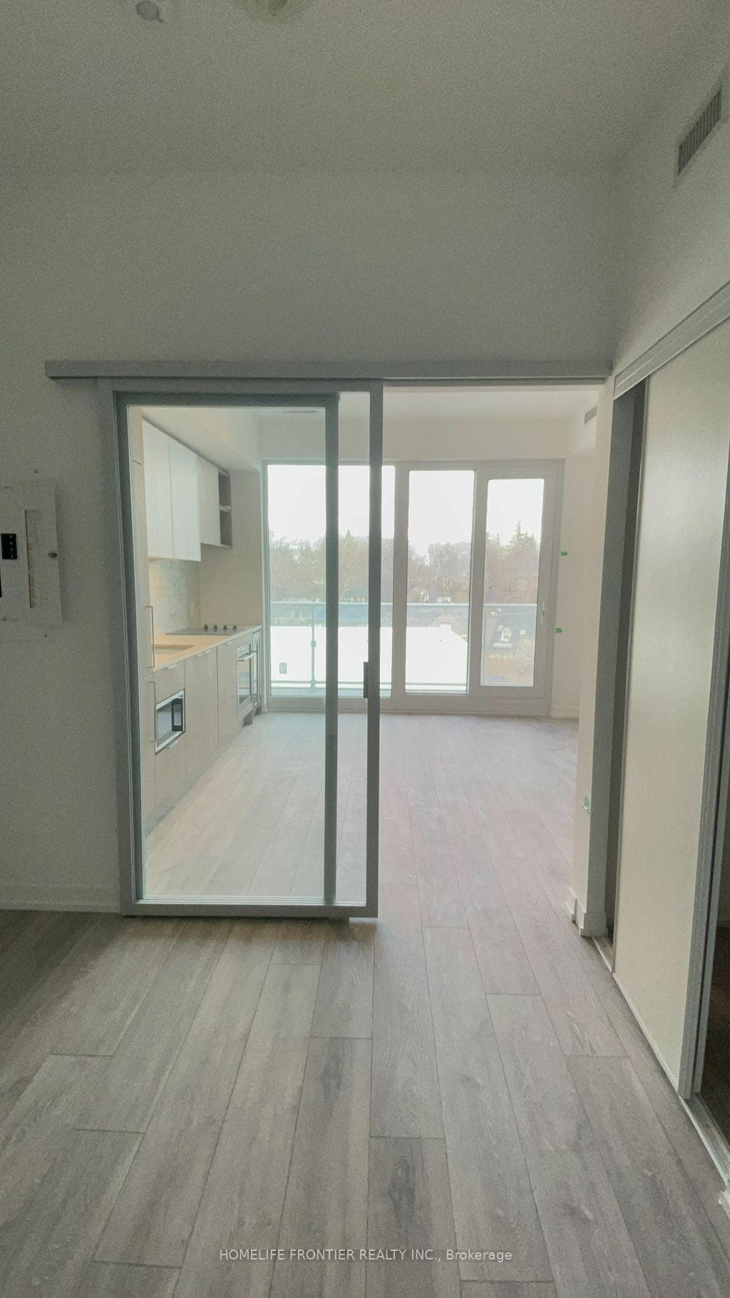 2020 Bathurst Street Unit 617 photo 5