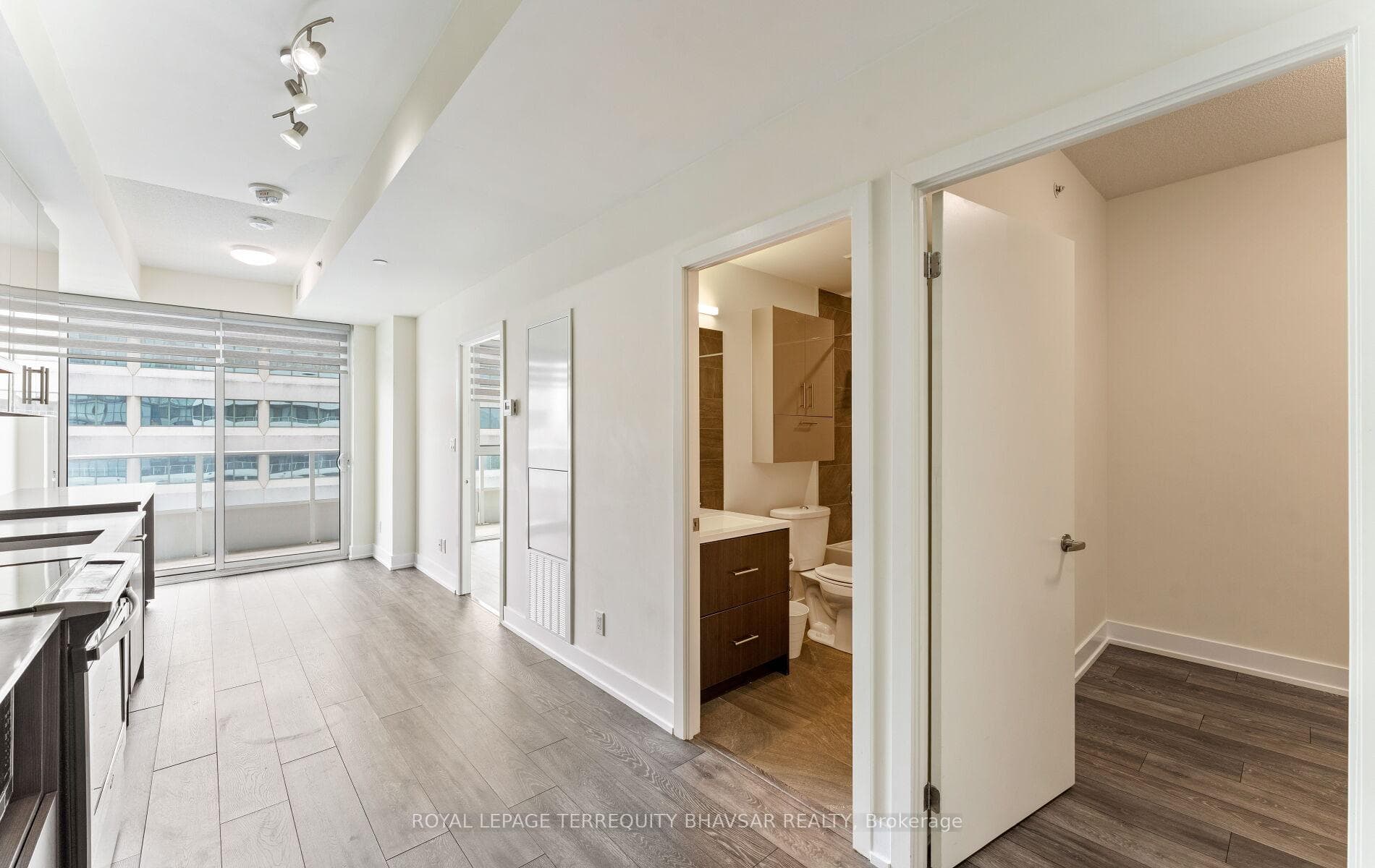 180 Fairview Mall Drive Unit 713 photo 13