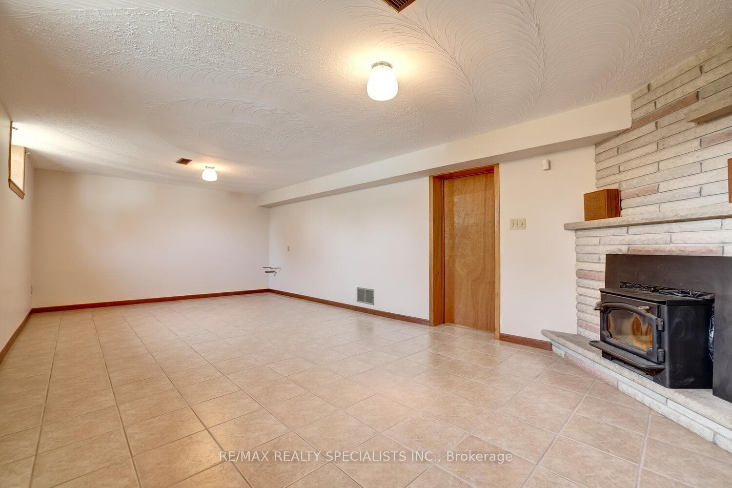 746 Runningbrook Drive photo 25