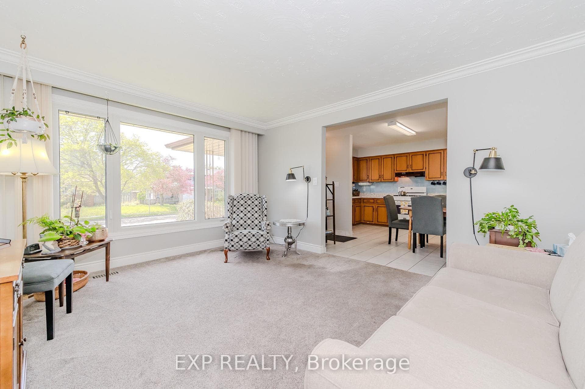 662 College Avenue photo 7
