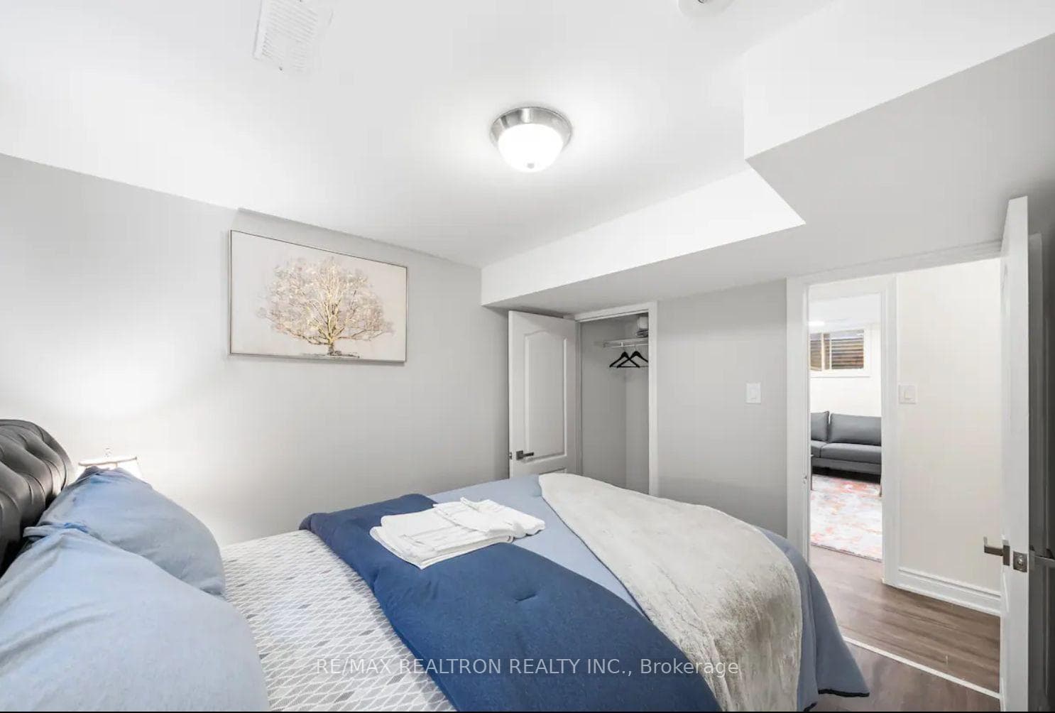 76 Larkin Drive photo 11