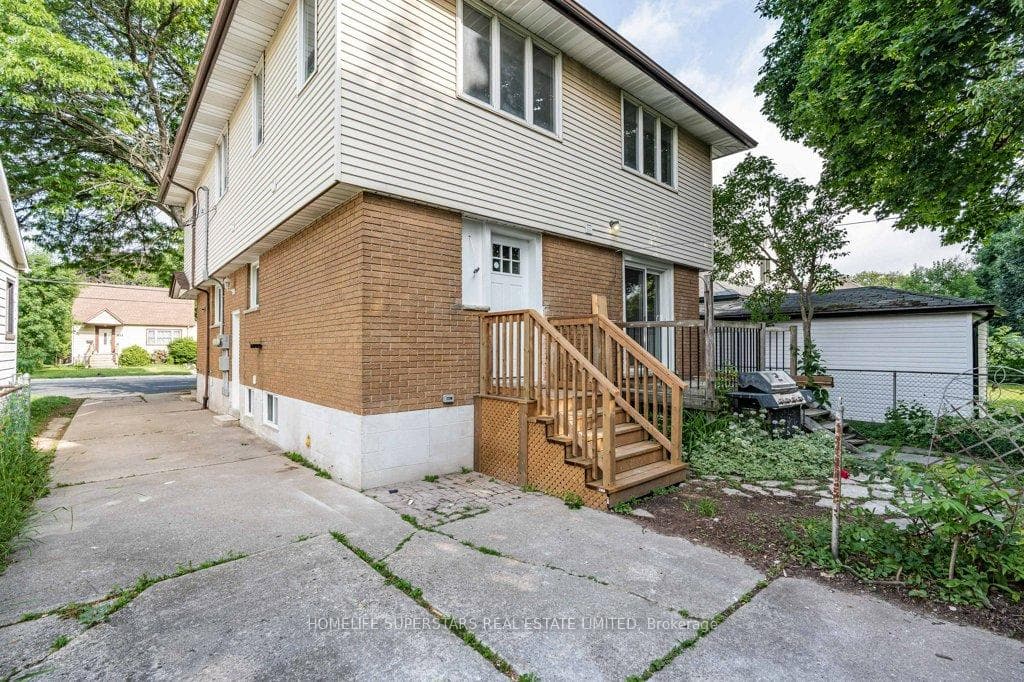 855 Garth Street Unit Upper photo 15