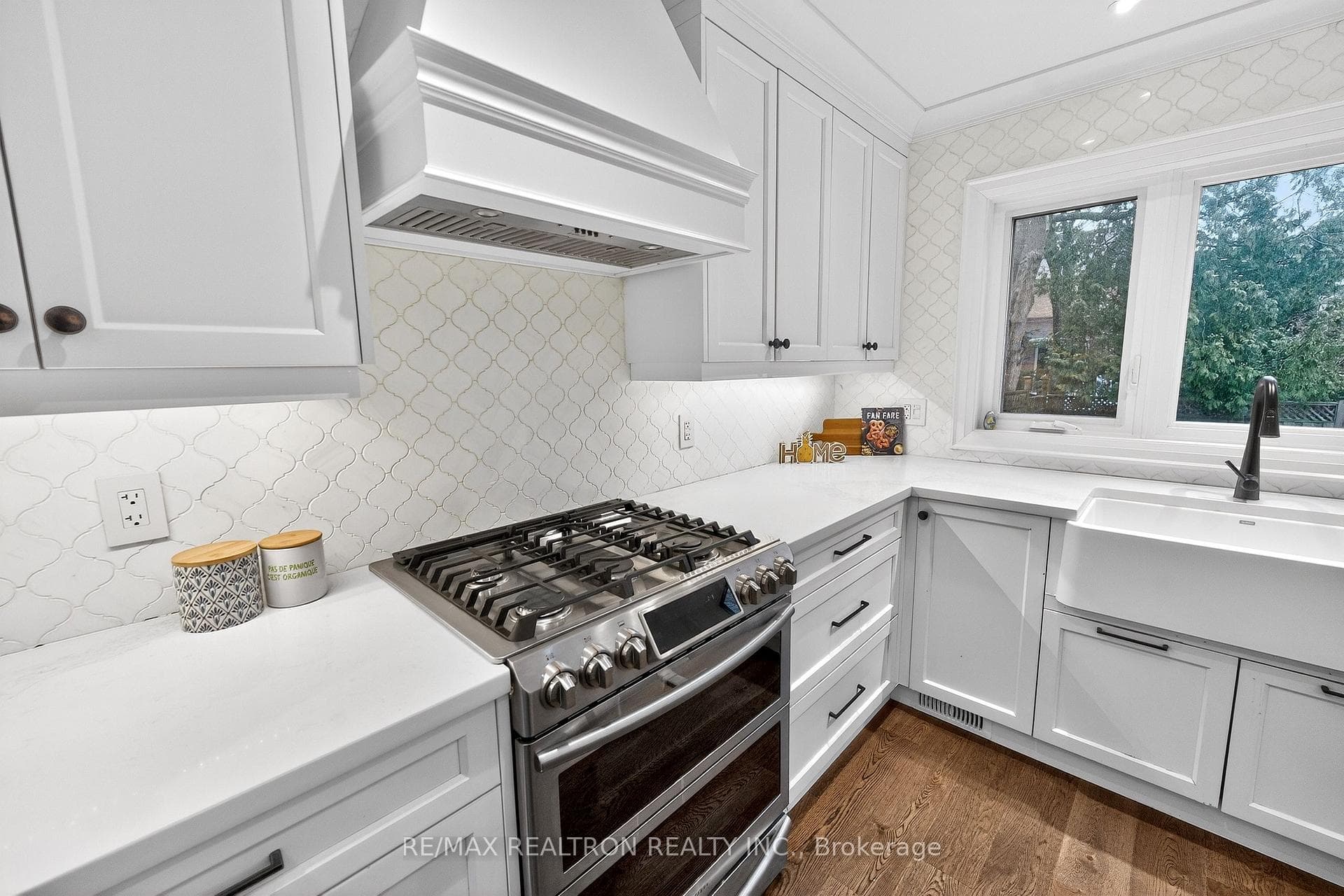 46 Juniper Crescent photo 10
