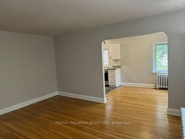 111 Oriole Parkway Unit 202 photo 4