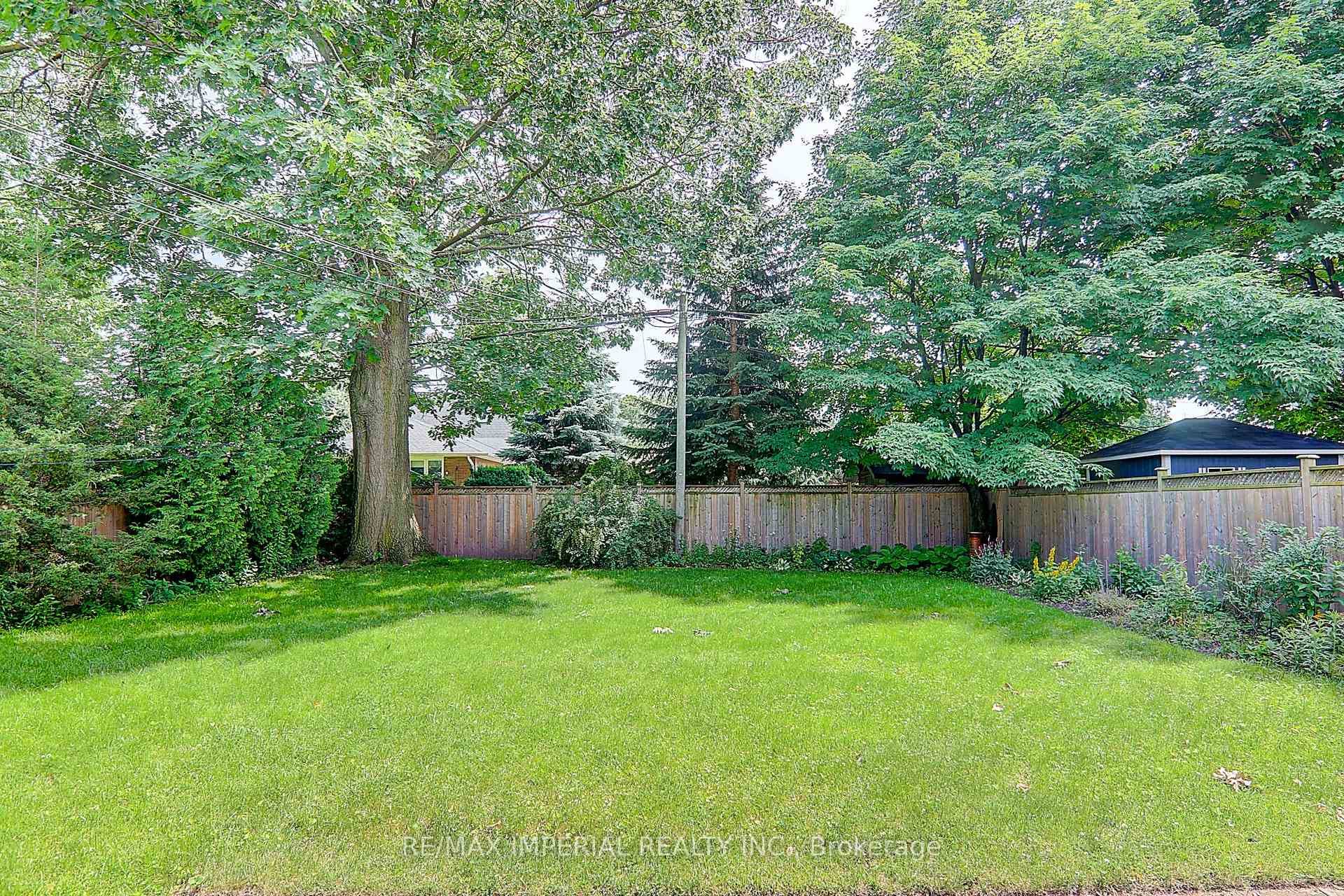 53 Saybrook Avenue photo 5