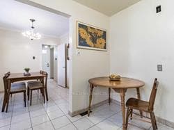8 Cheshire Drive photo 7