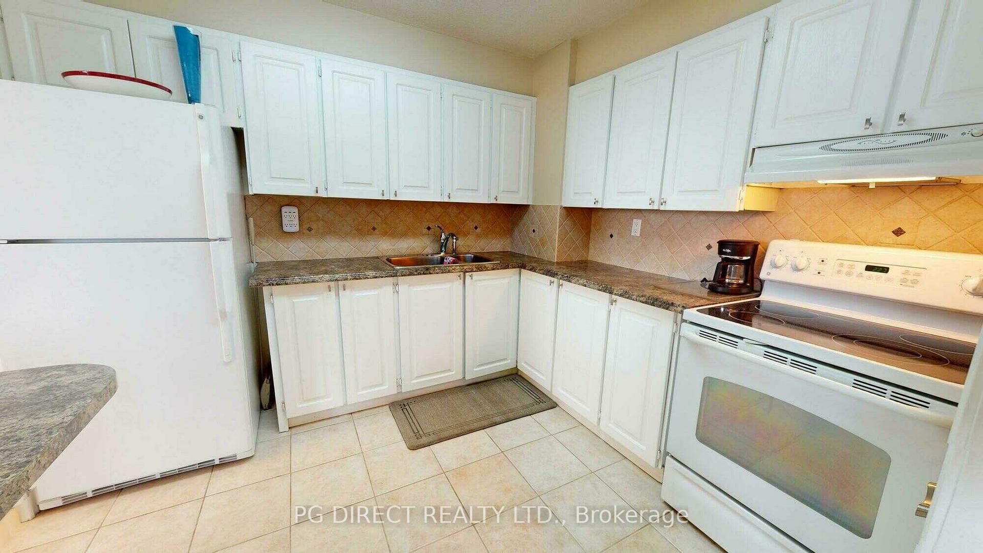 500 Green Road Unit 1216 photo 3