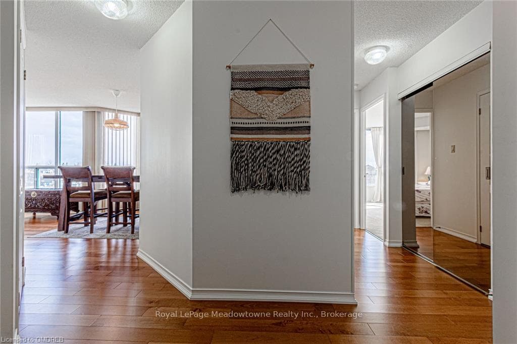 100 MILLSIDE Drive Unit 402 photo 27