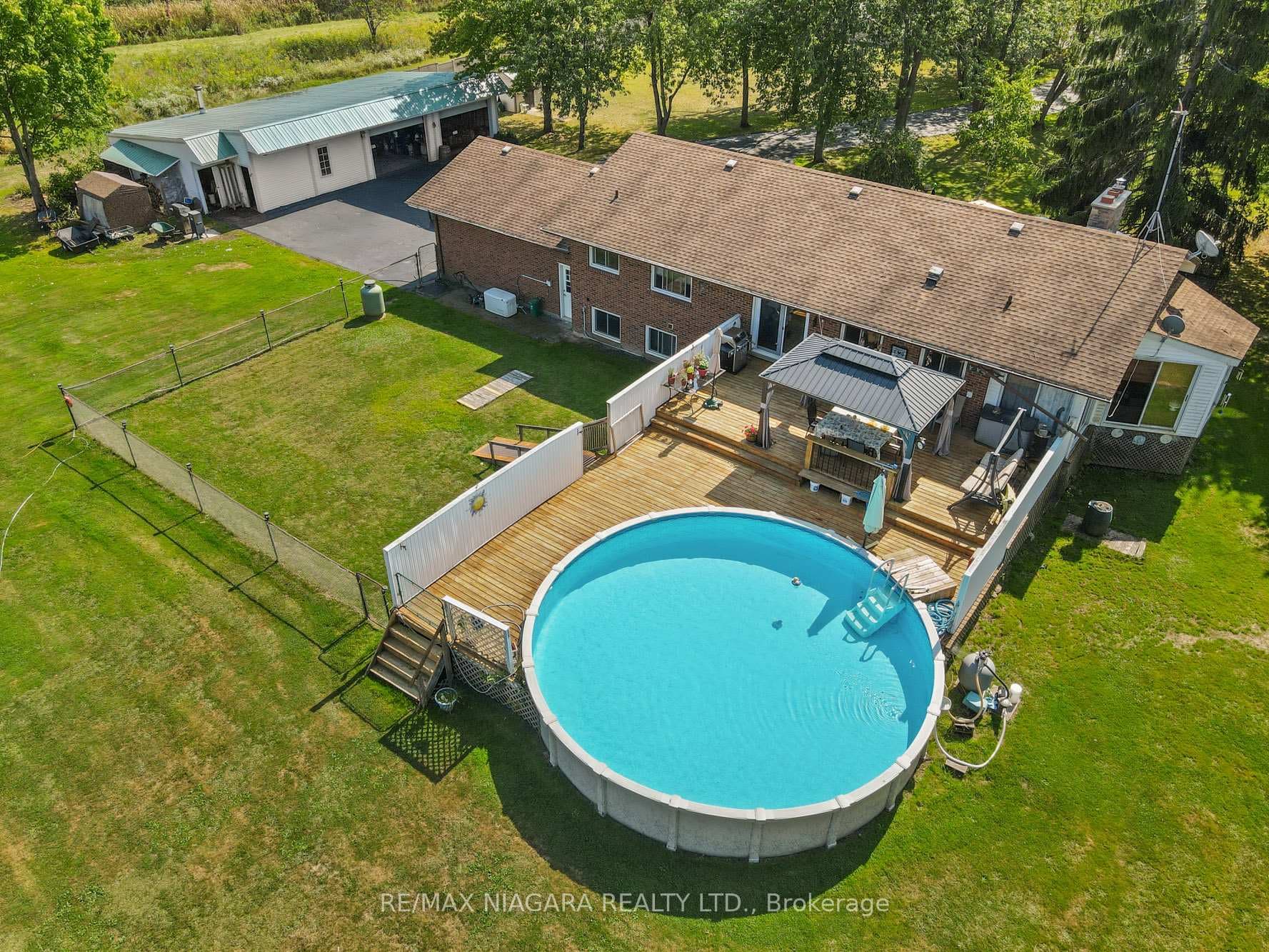 2666 Dominion Road photo 30
