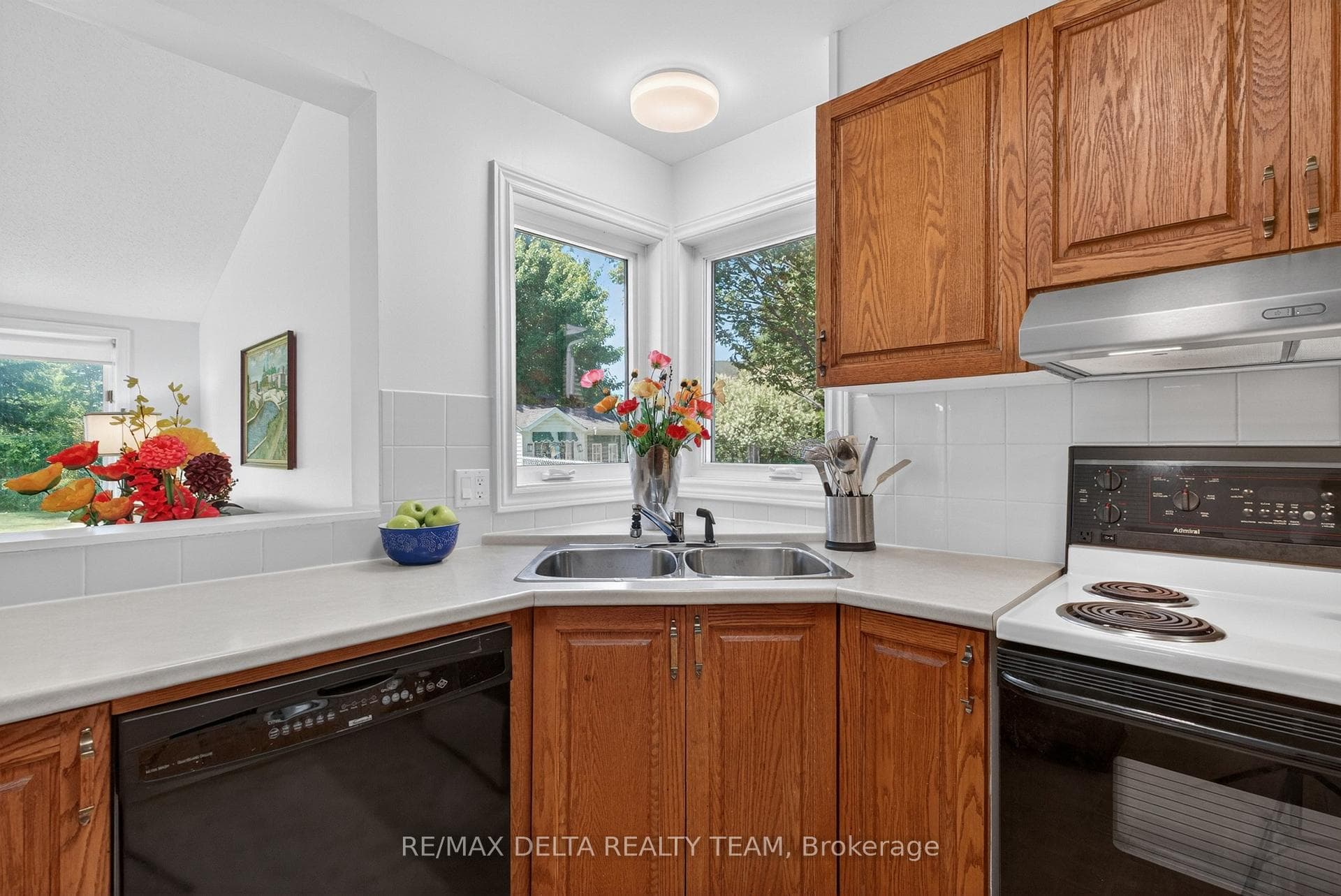 664 Thicket Way photo 18