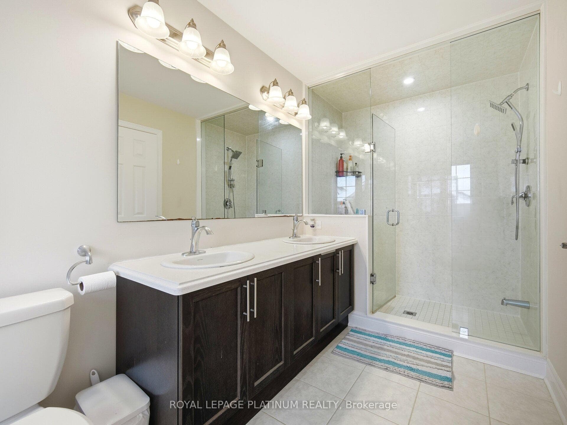 28 OVERSTONE Road photo 38