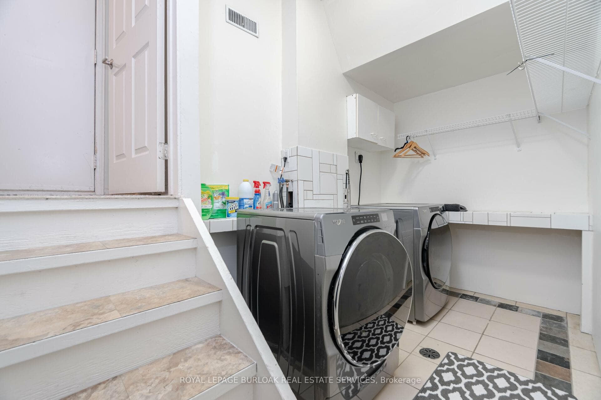 1138 Leewood Drive photo 35