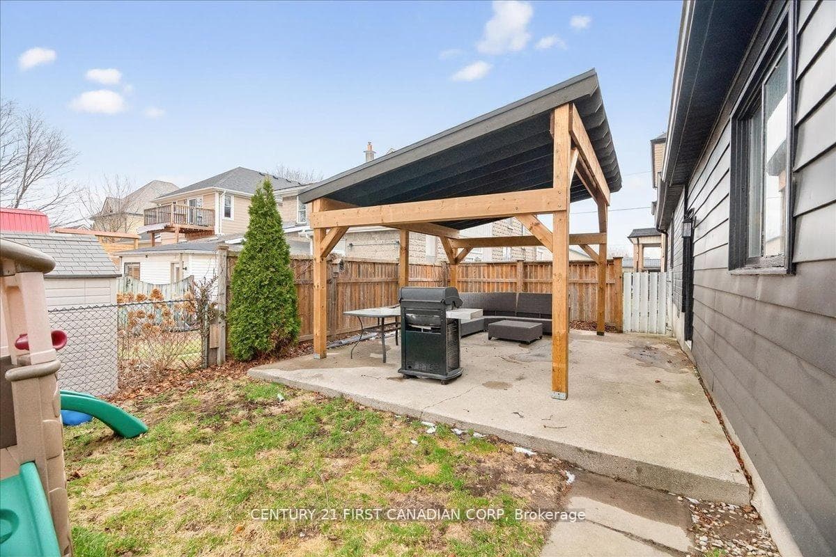 18 Colborne Street photo 38