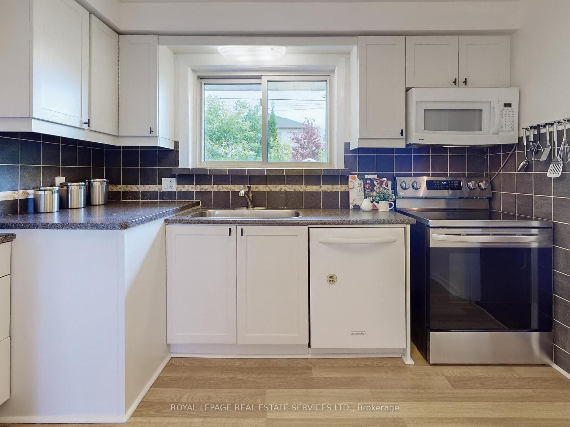 9 Baintree Court photo 21