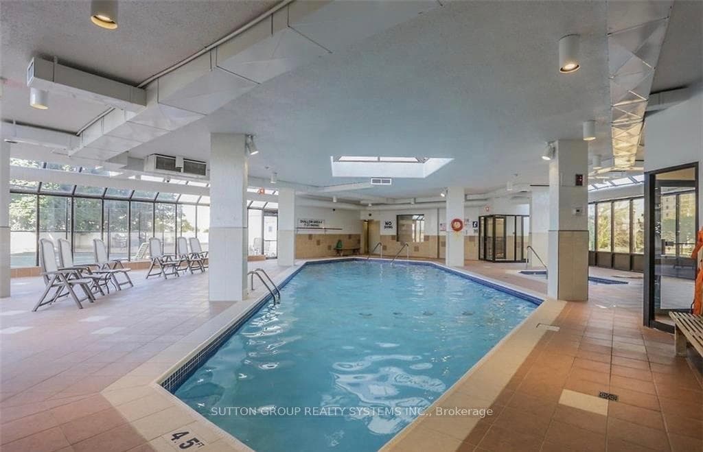 323 Colborne Street Unit 1004 photo 11