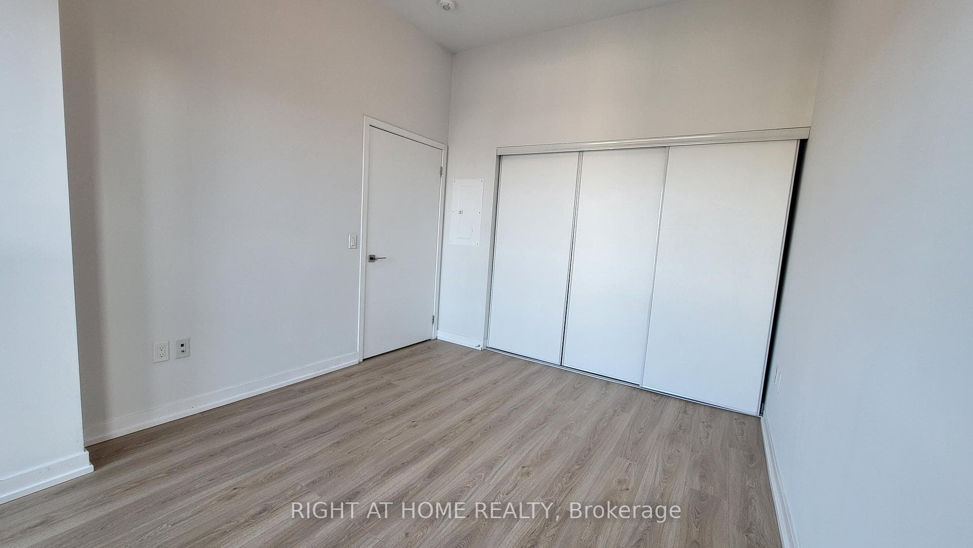 4055 Parkside Village Drive Unit 433 photo 20