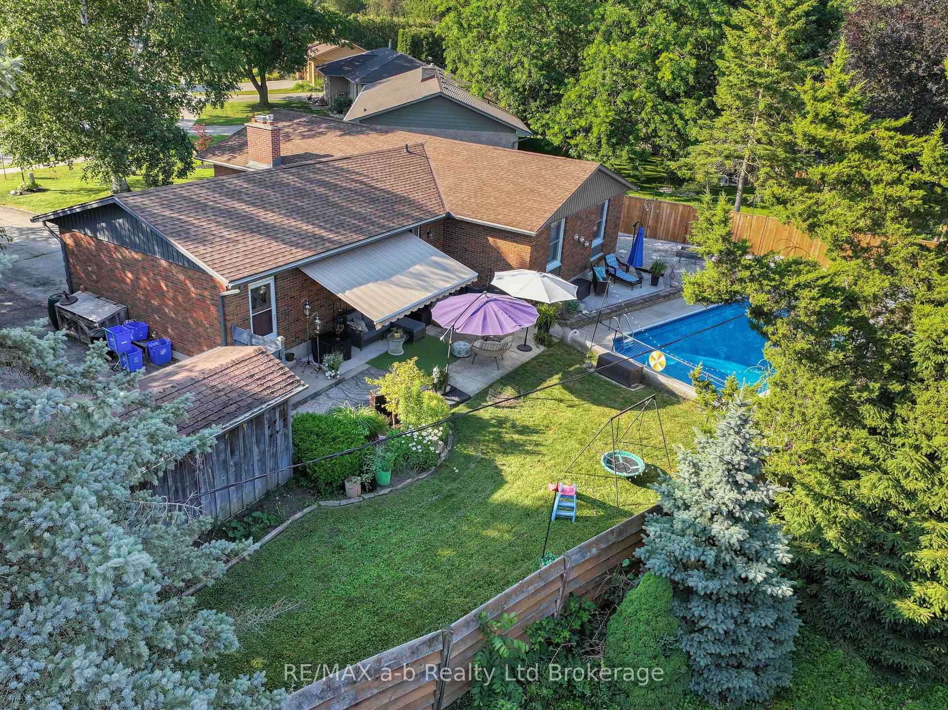 6 Camdon Court photo 45