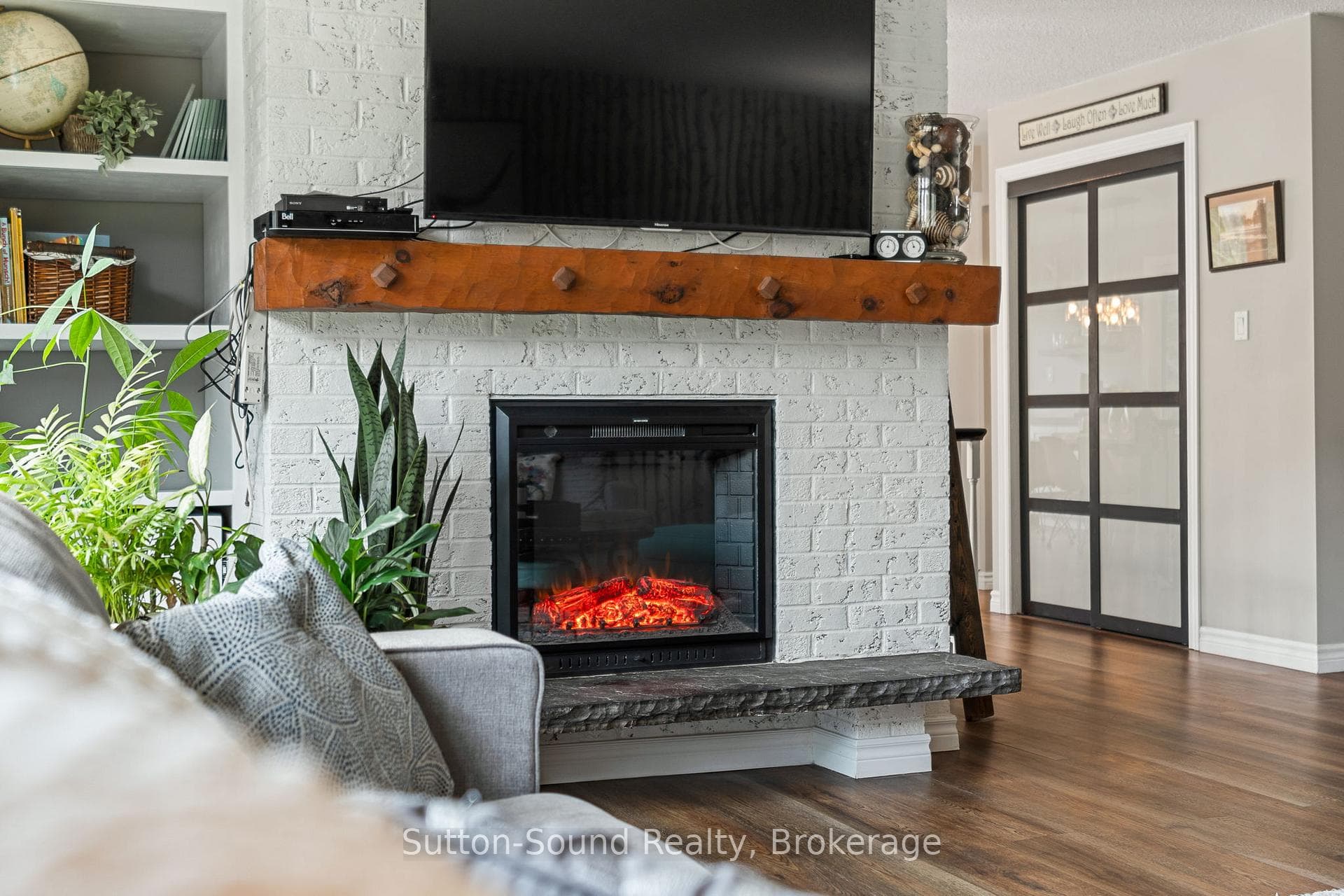 Electric fireplace