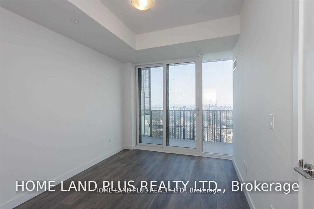 8 Eglinton Avenue Unit 5512 photo 17
