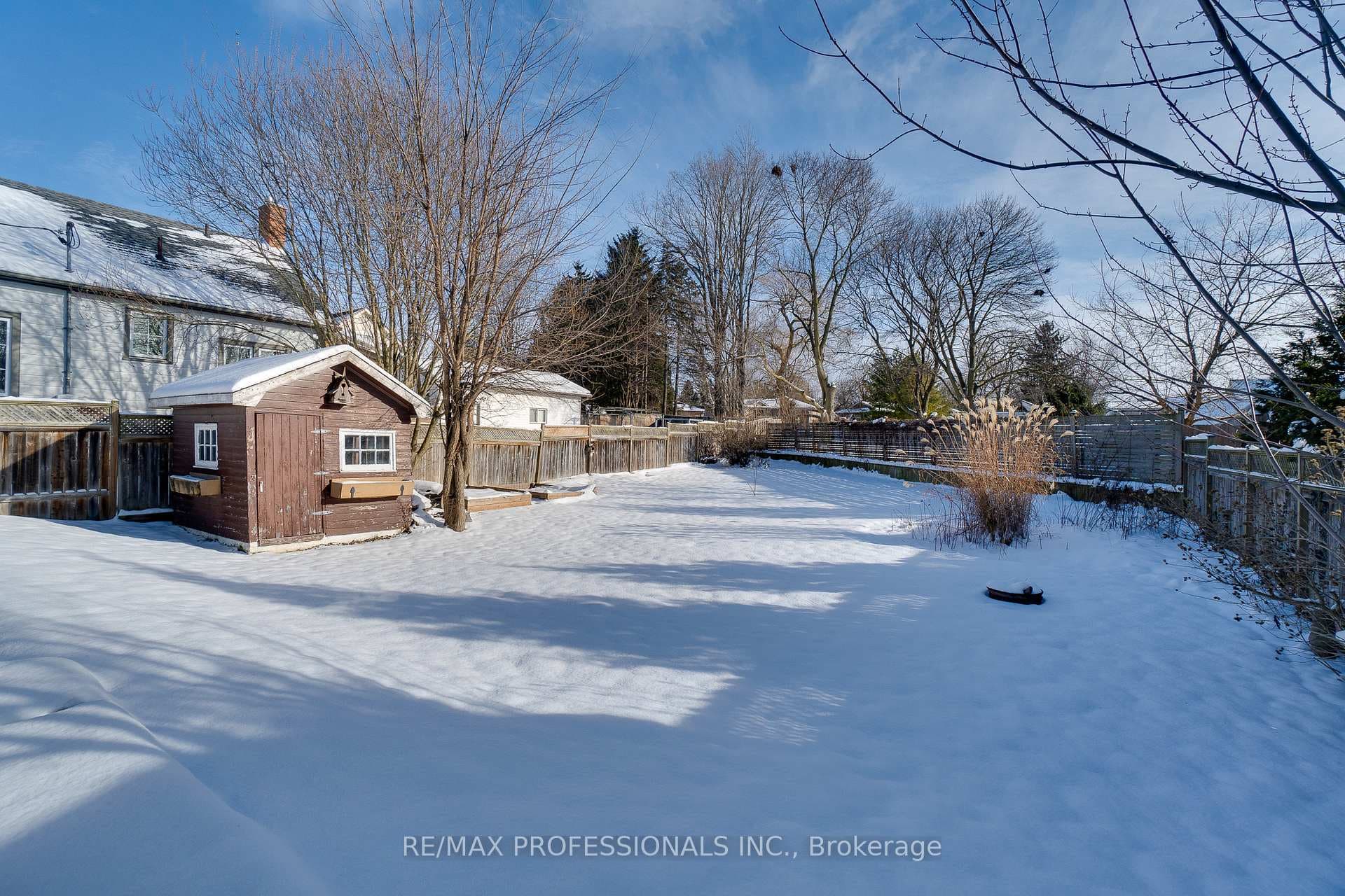 225 Bridgeport Road photo 35
