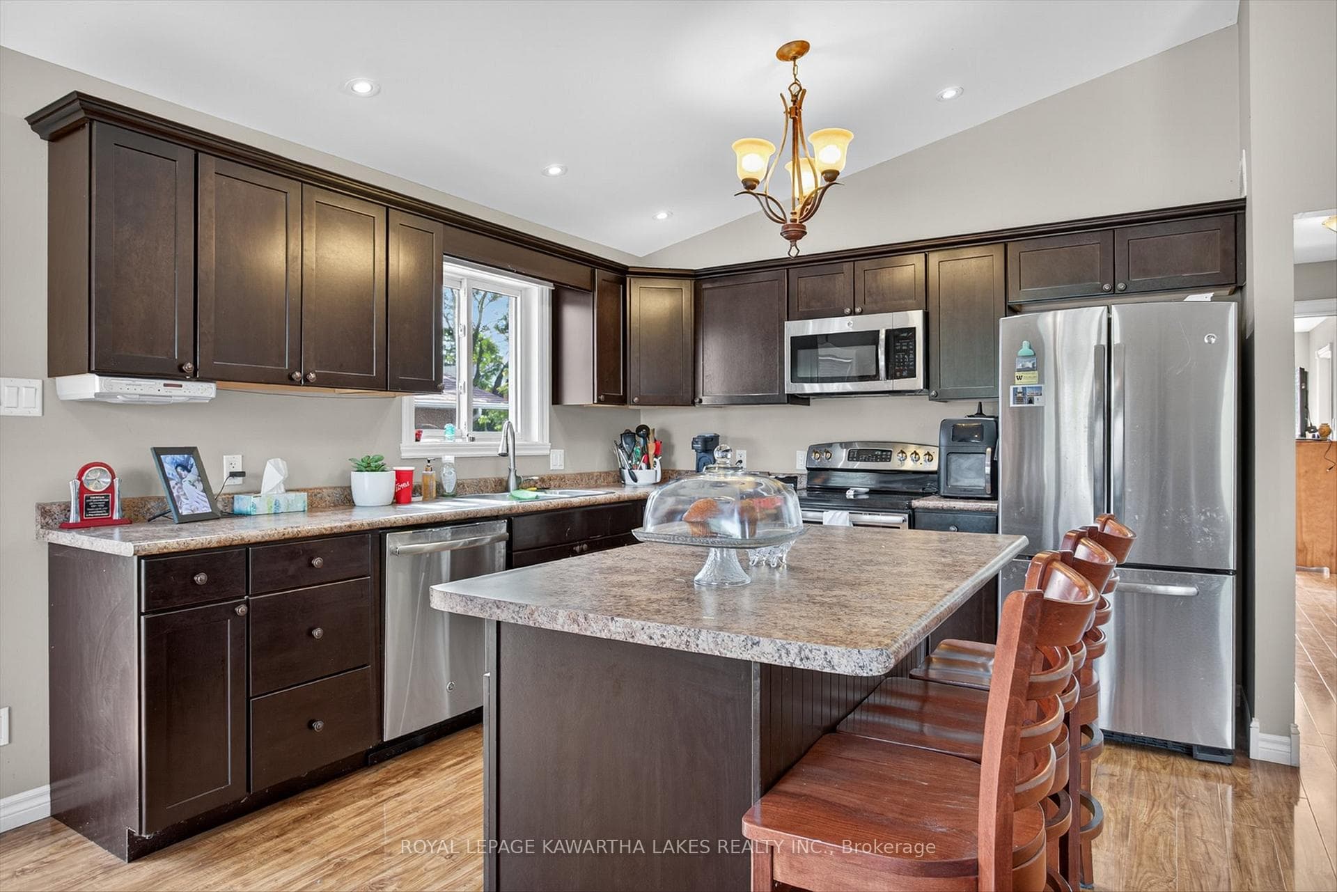 21 Hillside Drive photo 10
