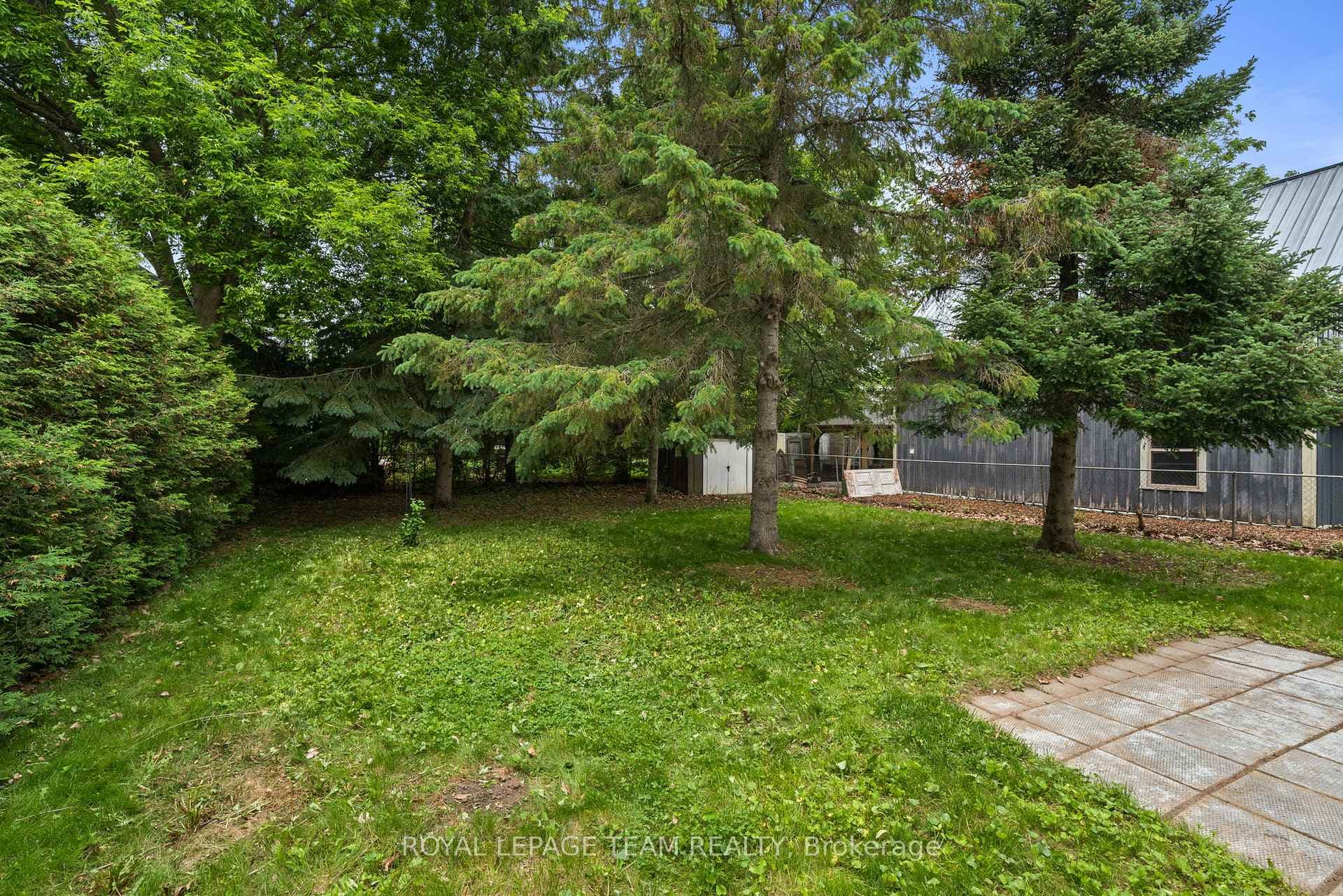 634 Elgin Street photo 38