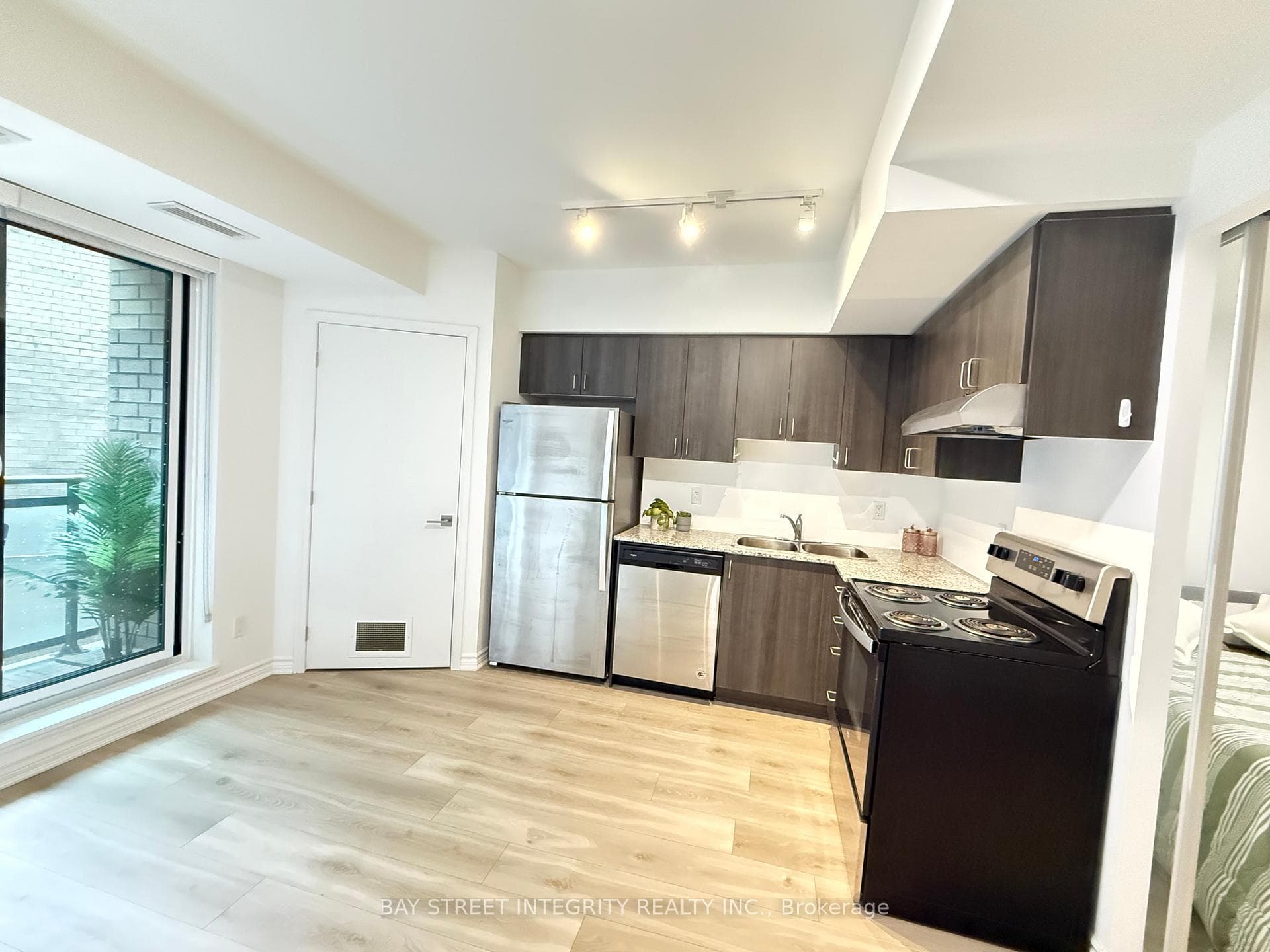 1 Falaise Road Unit 201 photo 7