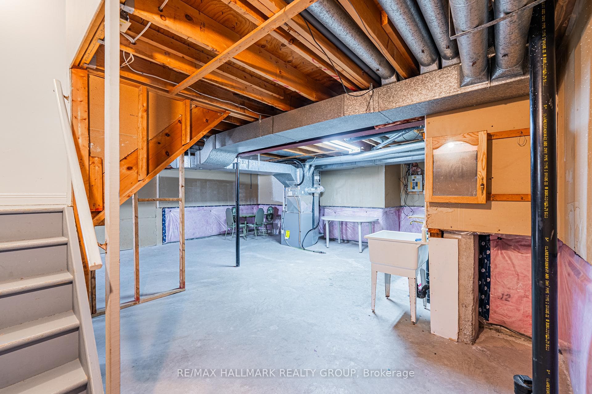 52 Thare Crescent photo 46
