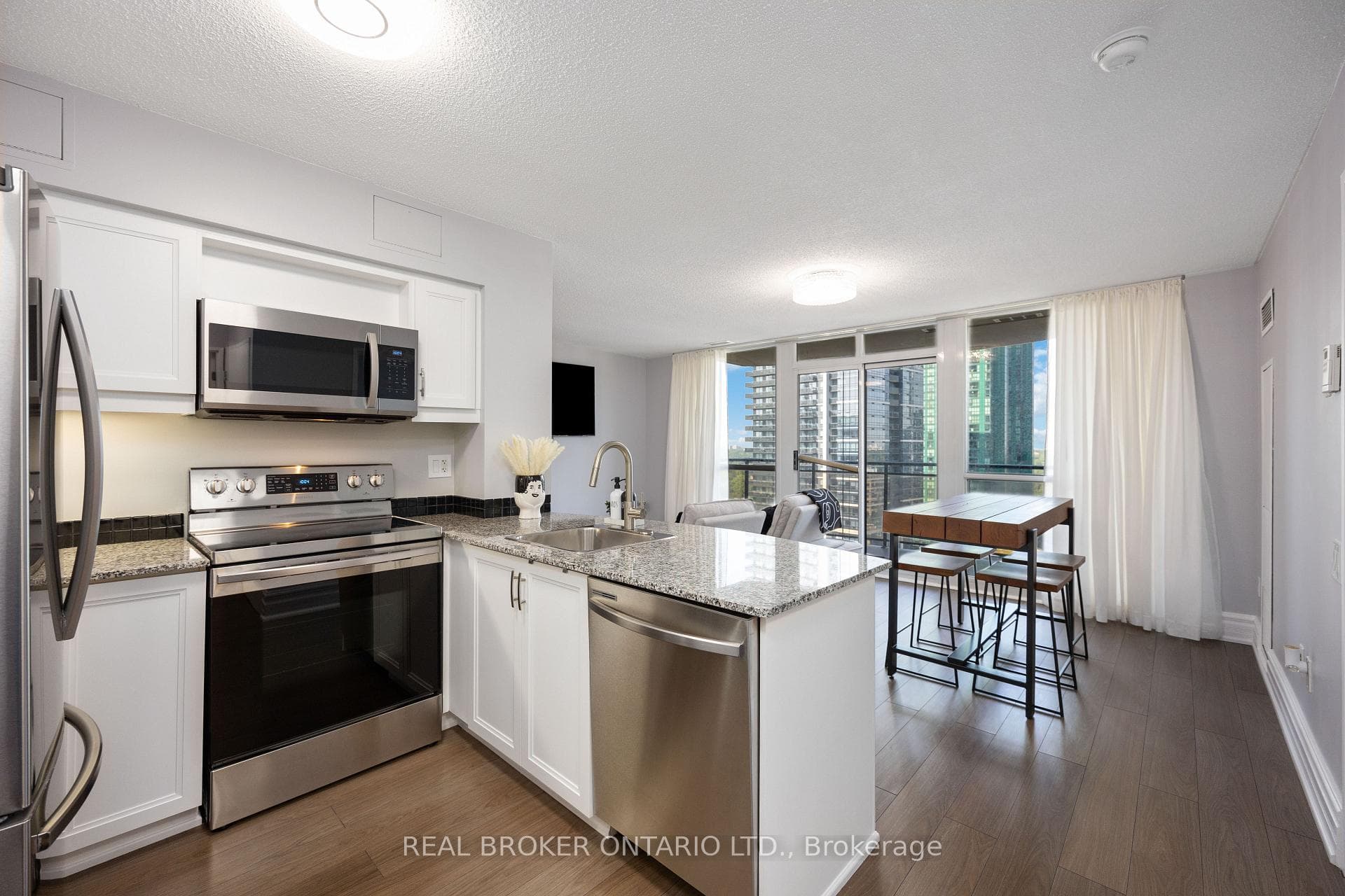 33 Sheppard Avenue Unit 2205 photo 1
