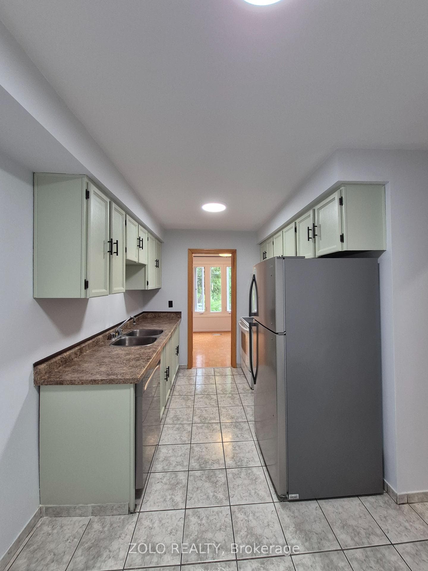 77 Colleen Street photo 13