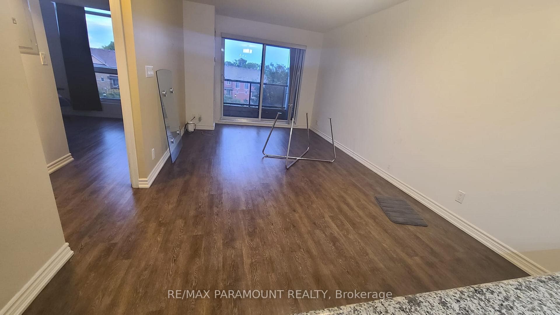 18 Harding Boulevard Unit 418 photo 3
