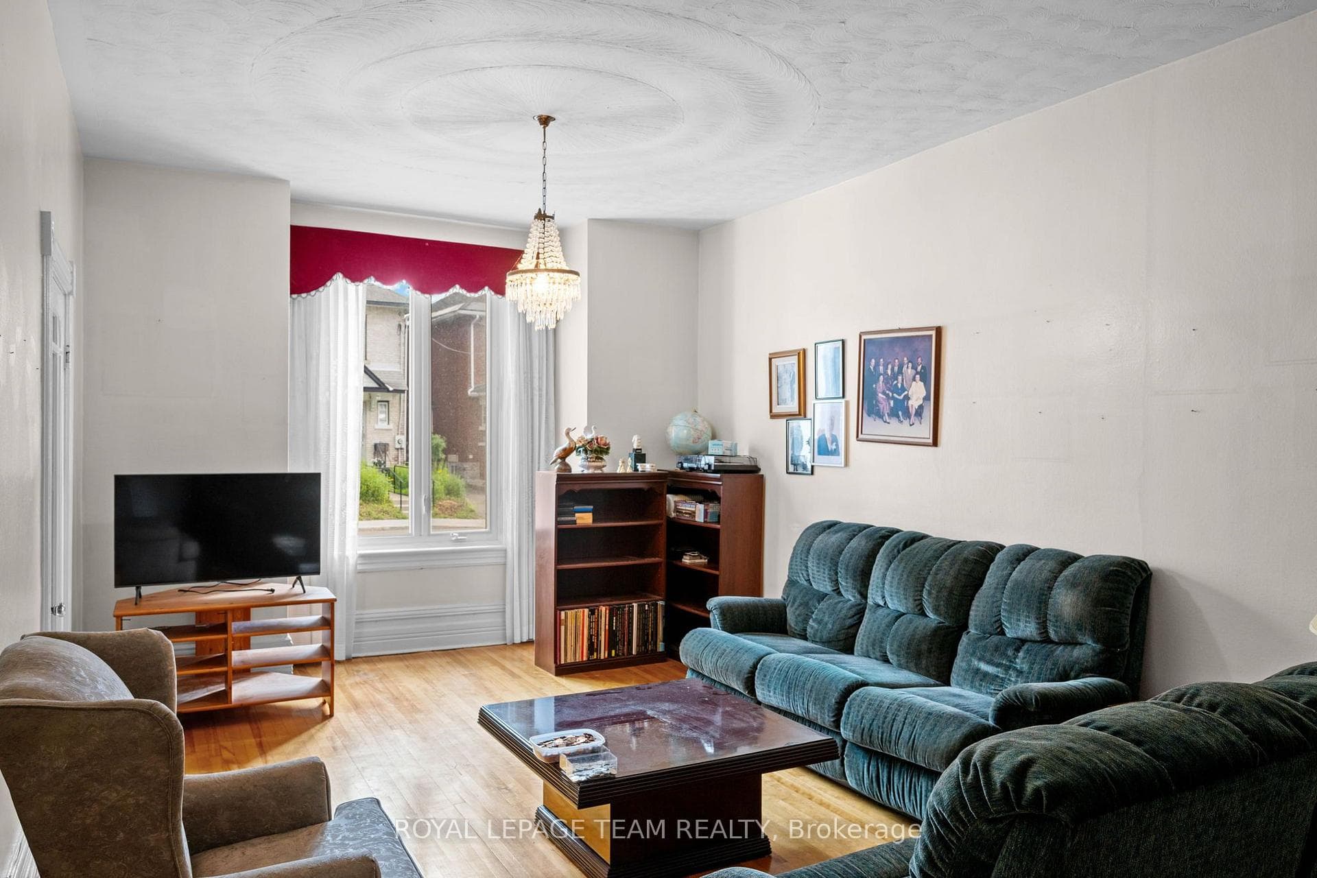 Photos are of unit 185