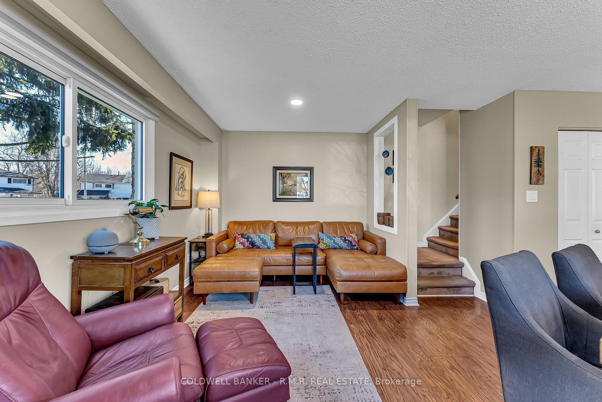 526 Waverly Street photo 7