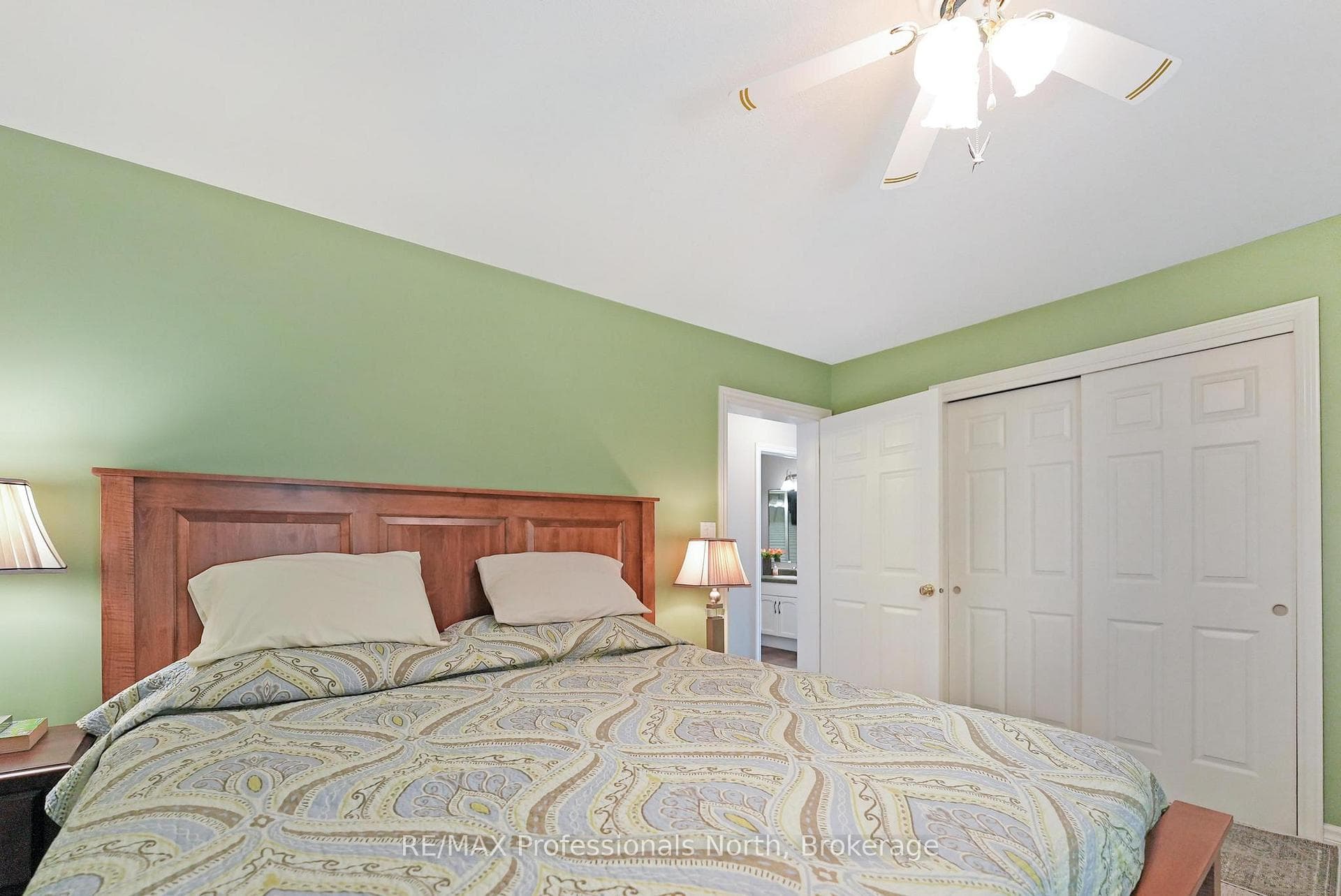 1093 Comak Crescent photo 28