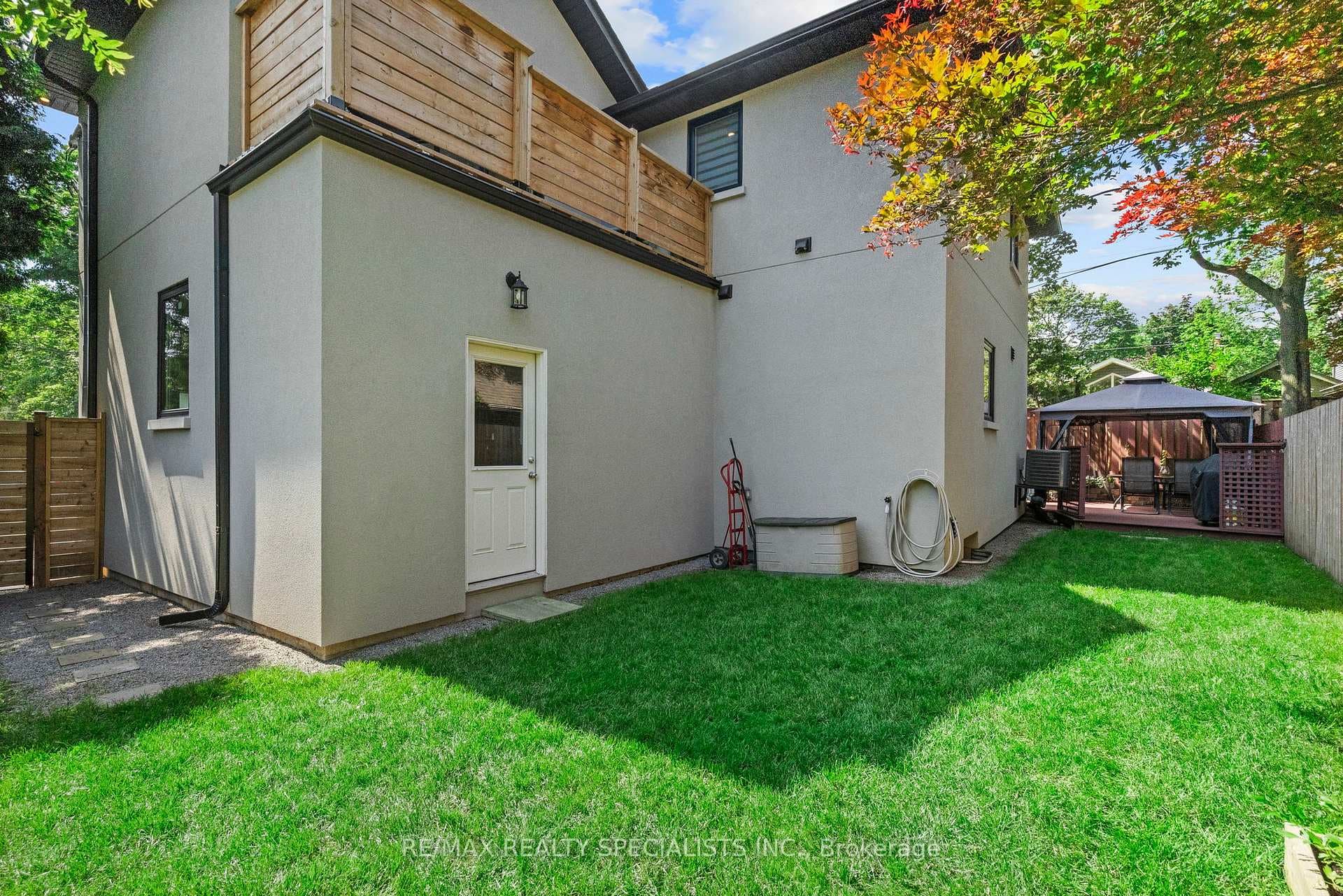 24 Peel Street photo 46