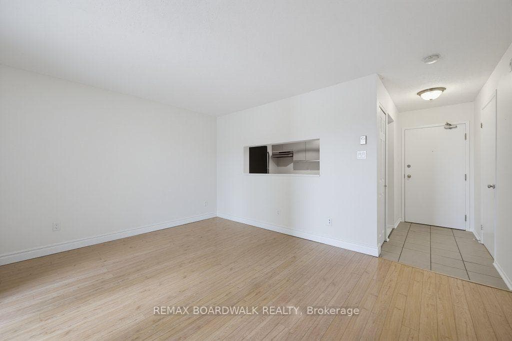 250 Brittany Drive Unit 207 photo 9