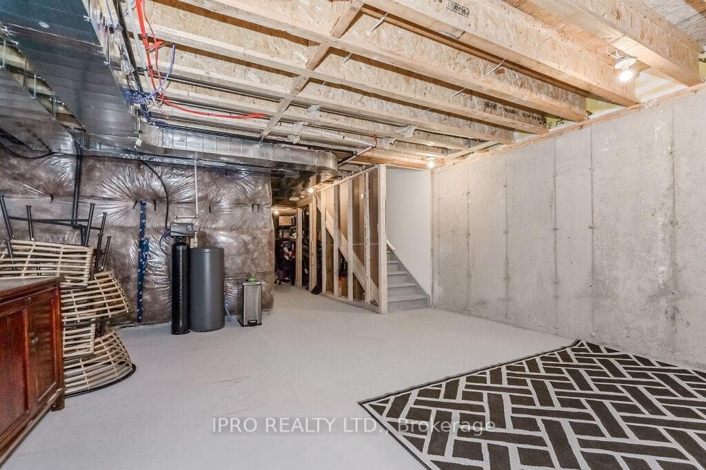 70 Edminston Drive photo 33