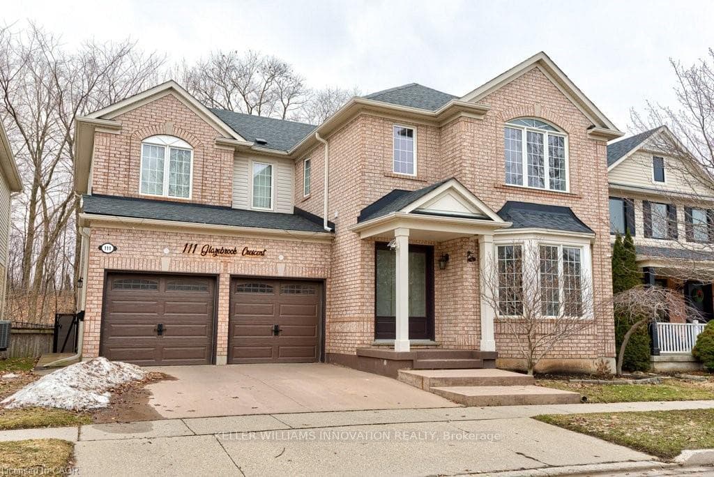 111 Glazebrook Crescent photo 2
