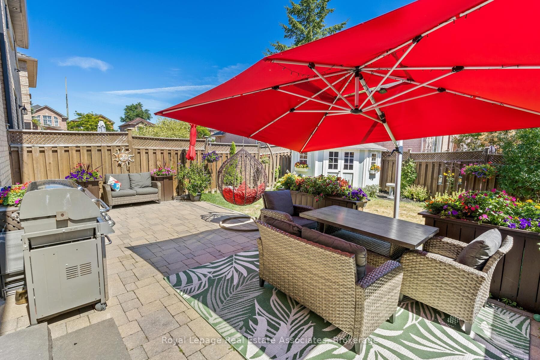 27 Royal Ridge Crescent photo 36