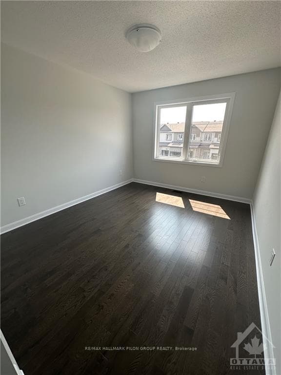 191 SHALLOW POND Place photo 11