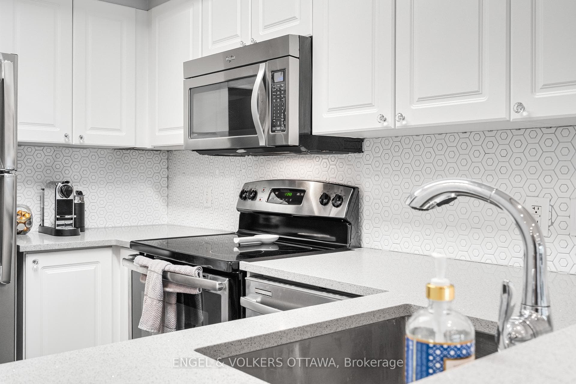 200 RIDEAU Street Unit 202 photo 11