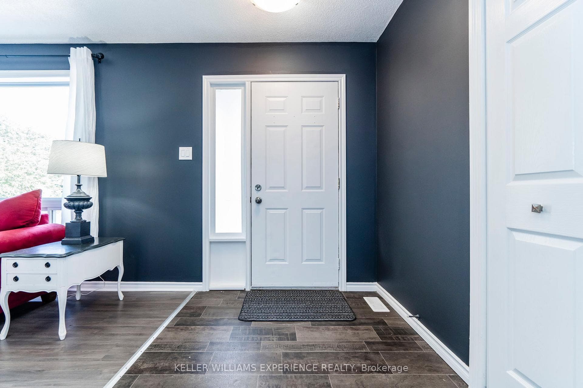 325 Assiniboia Street photo 5