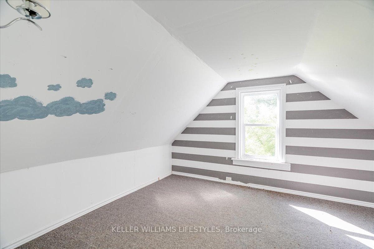 6079 Longwoods Road photo 18
