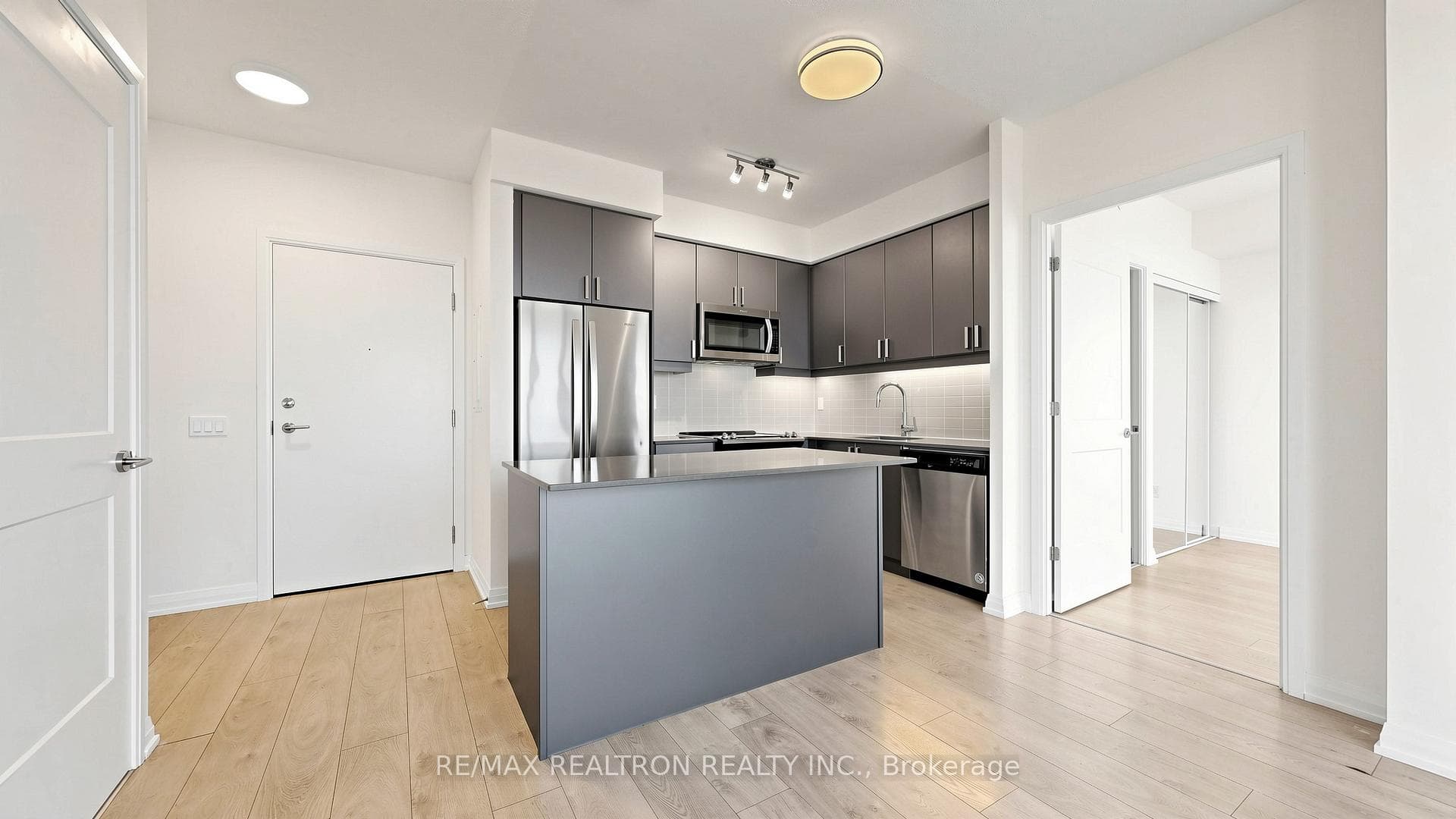 7895 Jane Street Unit 1914 photo 16