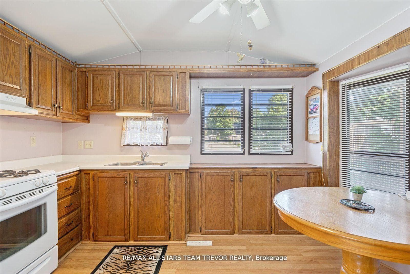 285 Crydermans Side Road Unit #336 photo 17