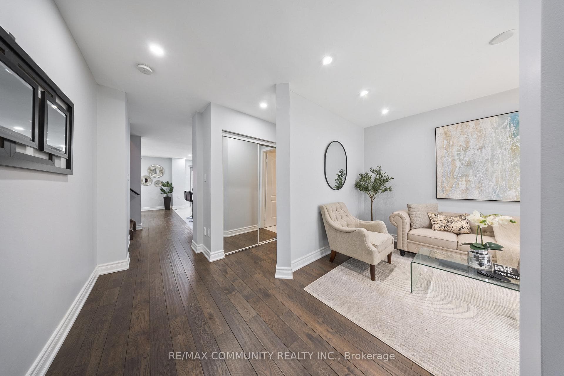 24 Pitchpine Drive Unit Upper photo 8